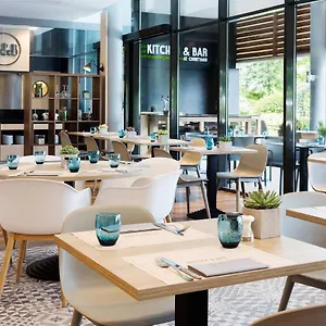 Courtyard By Marriott Airport Hotel 4*