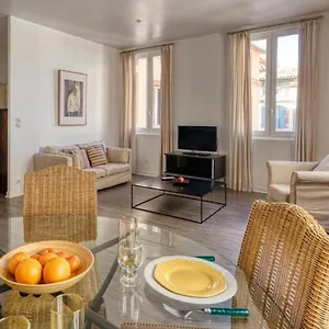 Apartment Centre Superbe Appartement, Parking