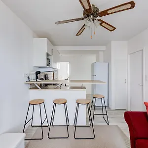Le Central - Chambre Privative Avec Salon Et Terrasse Privee *