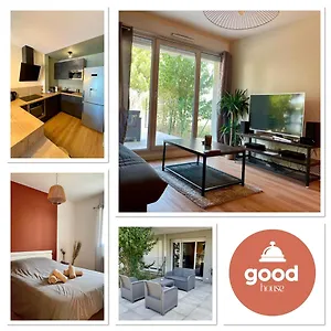 L'ovalie Apartment *