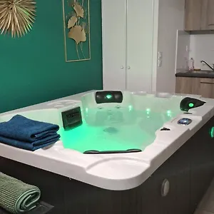 And Jacuzzi Appartement *
